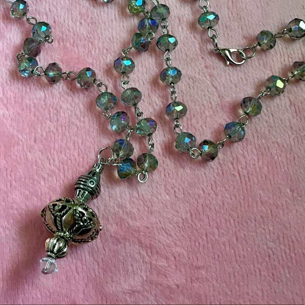 Crystal necklace with silver pendant
